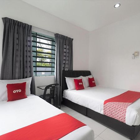 Oyo 91089 Motel Fasa 2B Seri Manjung Exterior photo